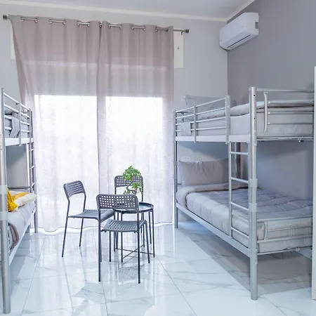 Hostel Partenope-3