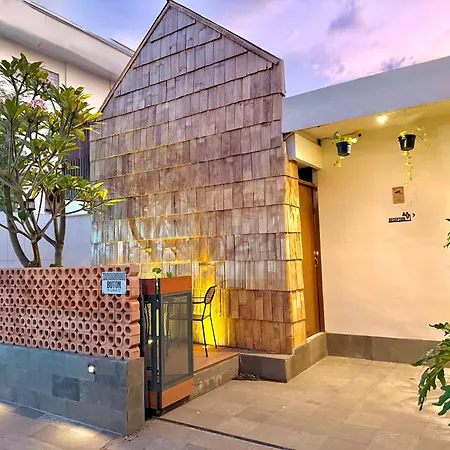 Buton Backpacker Lodge-3