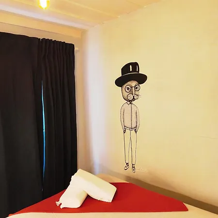 Goodnight Hostel-2