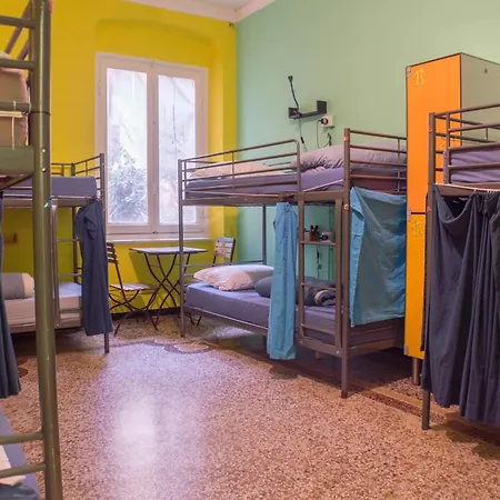 Home Genoa Hostel-3