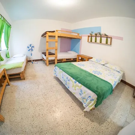 Hostal Paz Y Vida-2