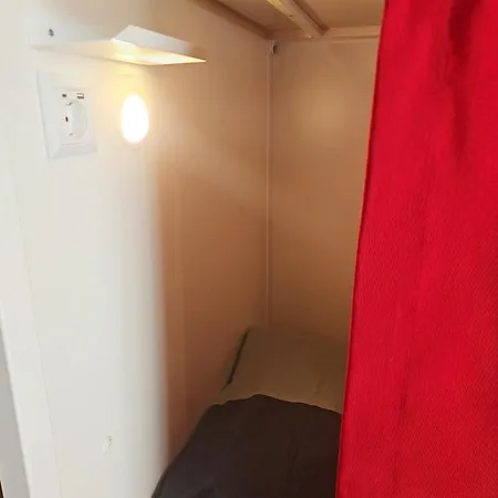 Cloud 9 Hostel-3