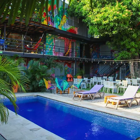 Casa Avelina Boutique Hostel-2