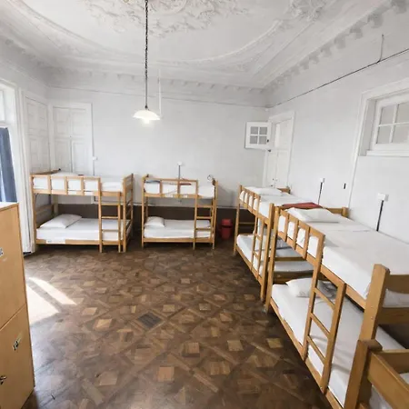 1900 Backpacker'S Hostel-2