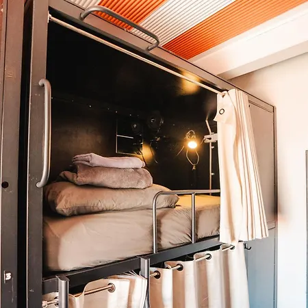 Tequila Sunrise Hostel Adelaide-3