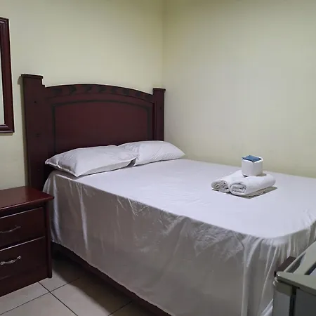 Hotel Enrique Gazcue Bed Breakfast And Parking-2