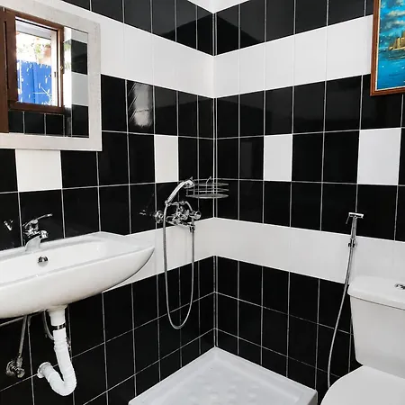 Rhodes Youth Hostel (Adults Only)-3