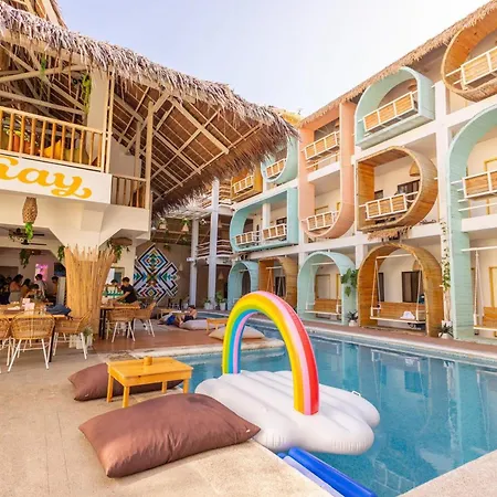 Happiness Hostel Boracay-2