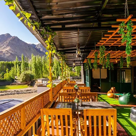 Rainbow Hostelier-2