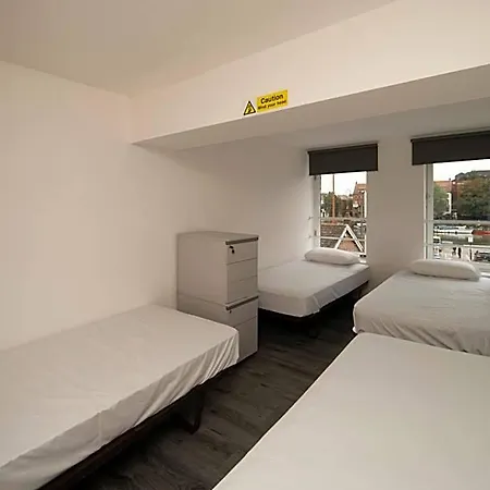 Harbourside Hostel Bristol-3