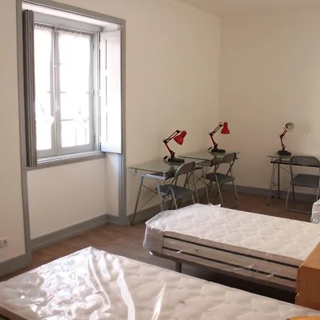 Be Coimbra Hostels-3