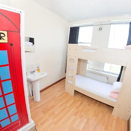 Kensal Green Backpackers-3