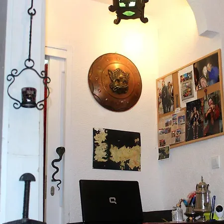 Kingslanding Old Town Hostel-3