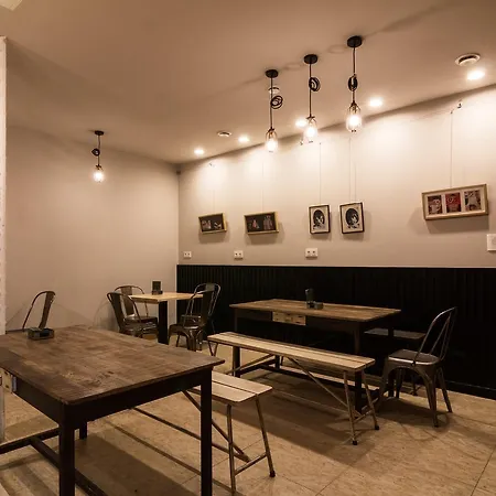 Egunon Bilbao Hostel-3
