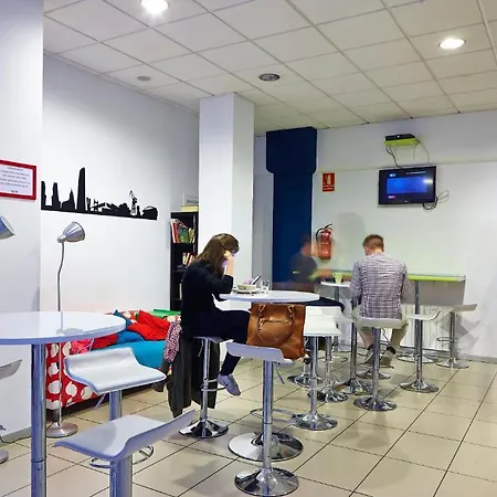 Pil Pil Hostel Bilbao-2