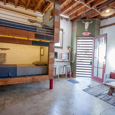 Podshare East Hollywood-2