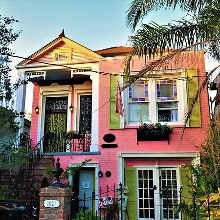 Madame Isabelle'S House-2