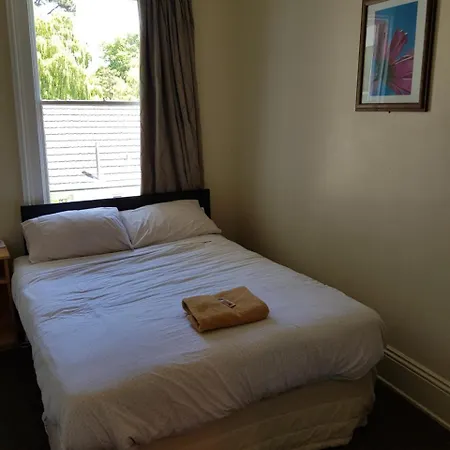 Dorset House Backpackers-2