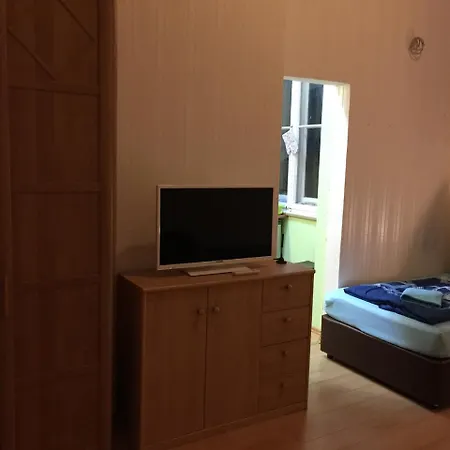 Preiswerte-Zimmer mit Bad-Miniküche, 24-7 Self Check In-3