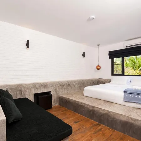 Savage Hostel Koh Tao-2