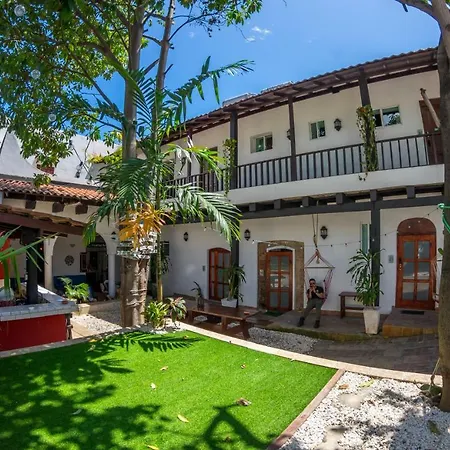 Island Life Hostel-2
