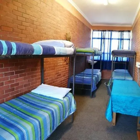 Dirkie Uys Backpackers-2