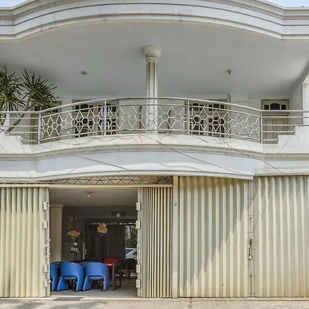 Reddoorz Hostel @ Feliz Noche Cengkareng-3