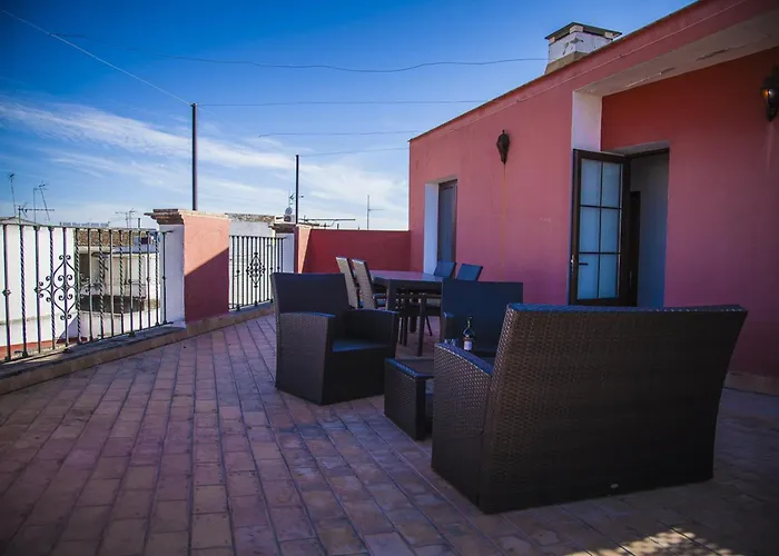 Rey De Sevilla Flats - Macarena