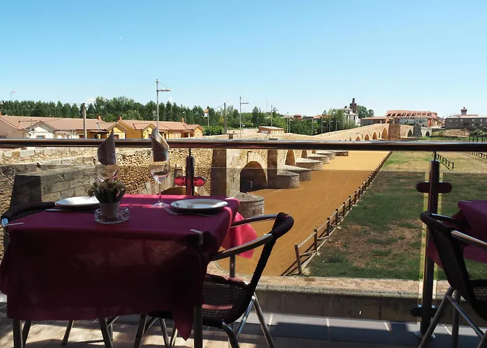 Hotel: Hostal Don Suero de Quiñones
