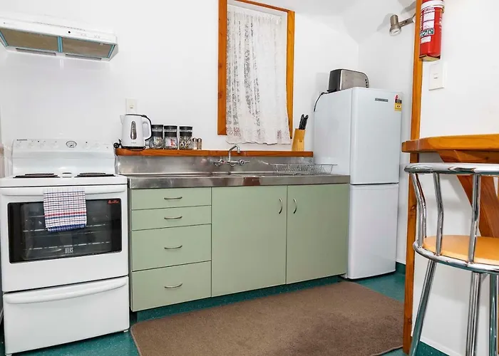 Kiwis Nest Backpackers And Budget Accommodation