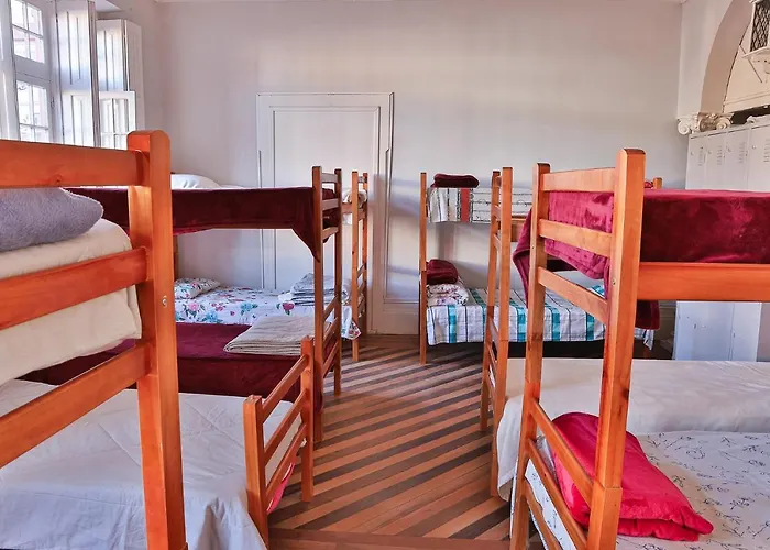 Vila Santa Eulalia Hostel