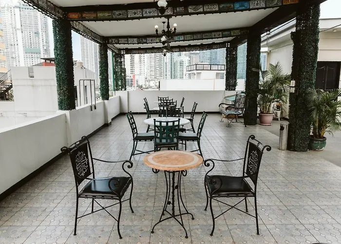 4 star hotel: San Agustin Residences
