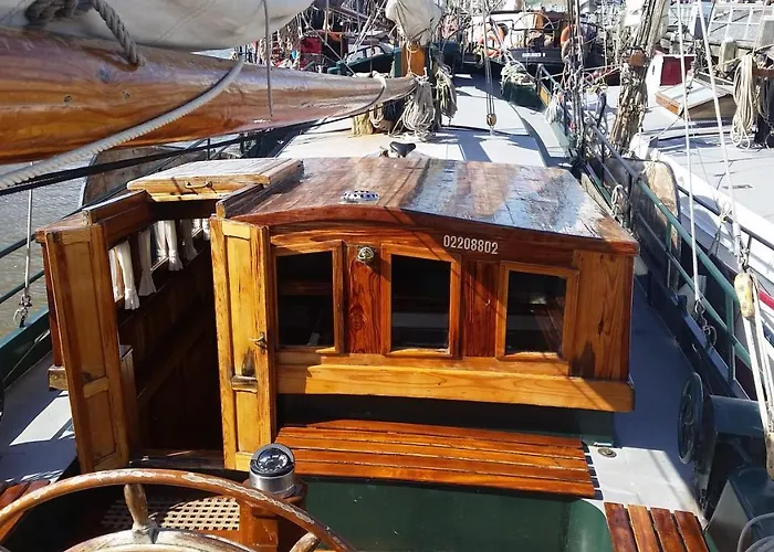 tjalkjacht pelikaan enkhuizen