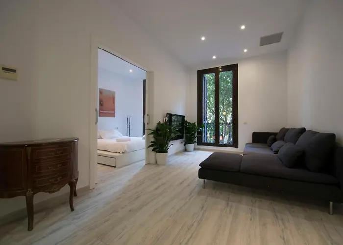 Roger De Lluria Design
