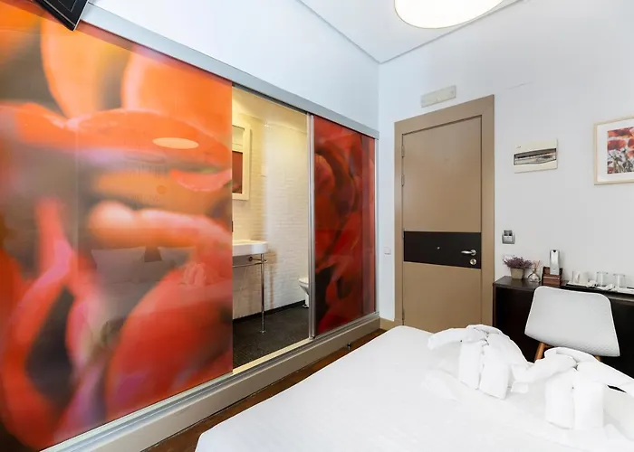 Hotel 5 Estrellas Madrid House Rooms