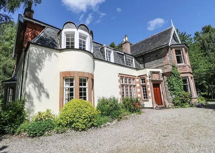 Bearnock Lodge
