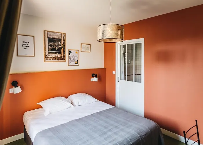 Les Chouettes Hostel