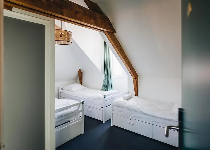 Les Chouettes Hostel