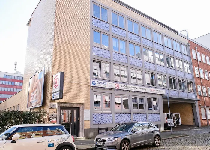Hostel City Sued