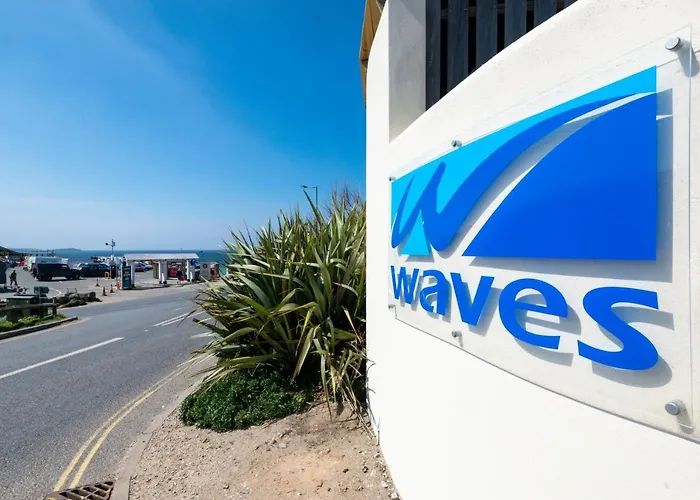 Pet Friendly hotel: Waves Apartments