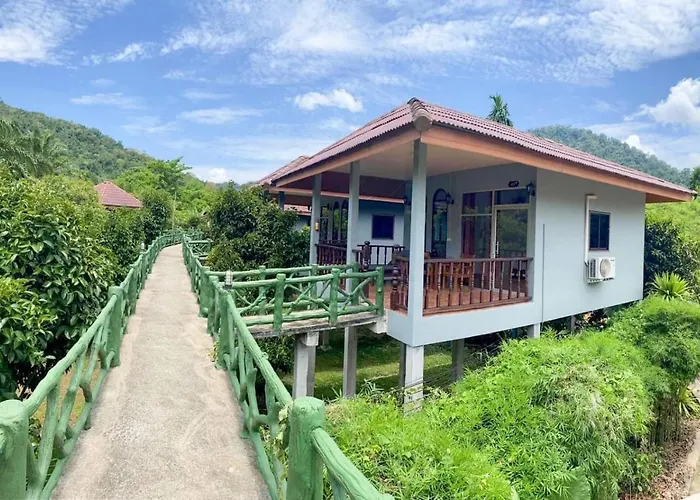 Family Hotel: Khao Sok Jungle Huts Resort