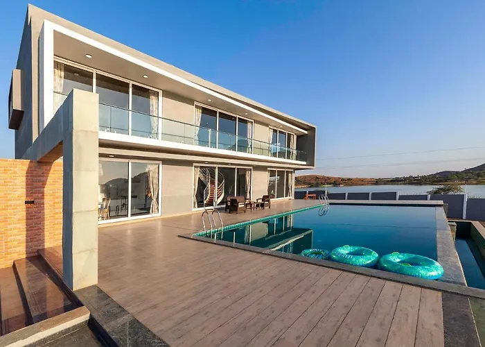 Stayvista's Bellisimo Panorama: Lakeside Retreat with Infinity Pool