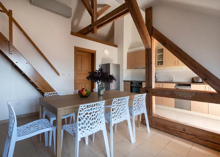 Apartahotel: Bohemian Dreams Apartments And Suites By Dwellfort
