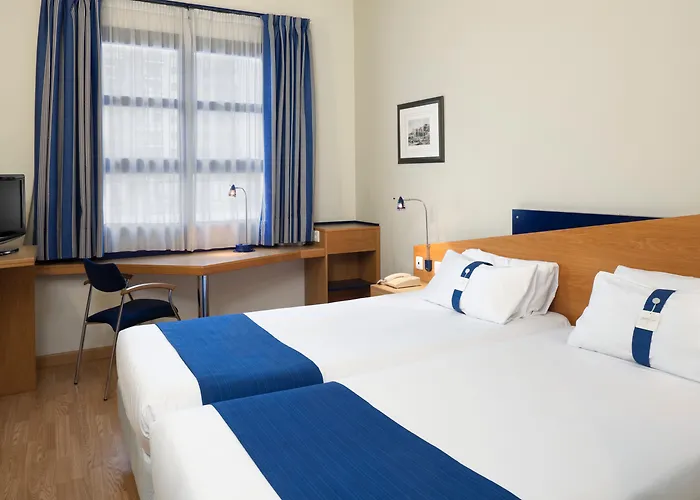 3 sterren hotel: Holiday Inn Express Ciudad De Las Ciencias By Ihg