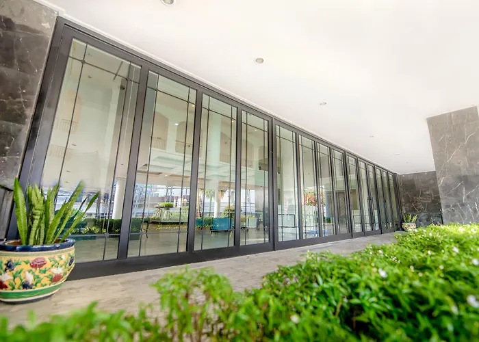 Hotels with a view Courtyard By Marriott Phuket Town