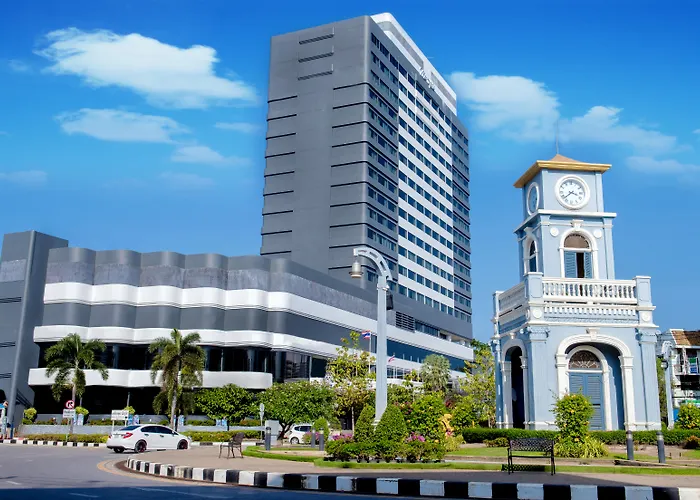 Hotels with a view Courtyard By Marriott Phuket Town