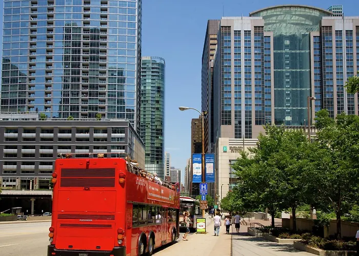 Self catering: Embassy Suites By Hilton Chicago Downtown Magnificent Mile