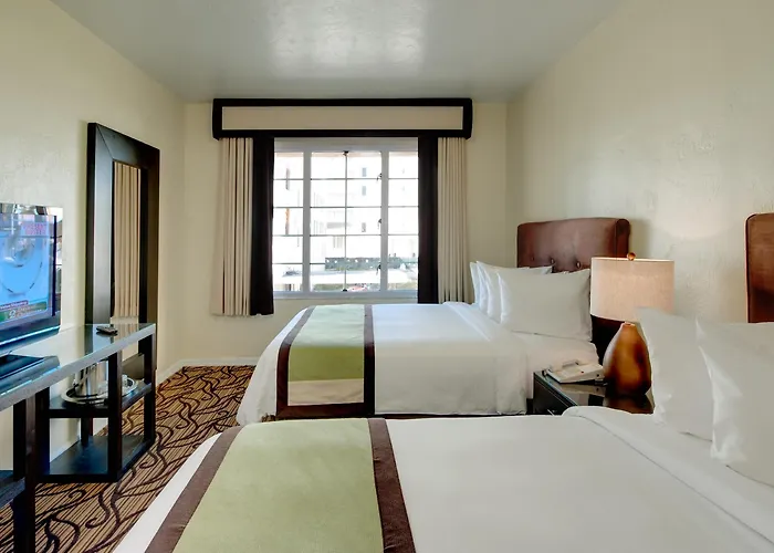 Boutique hotel only: Essex House Hotel