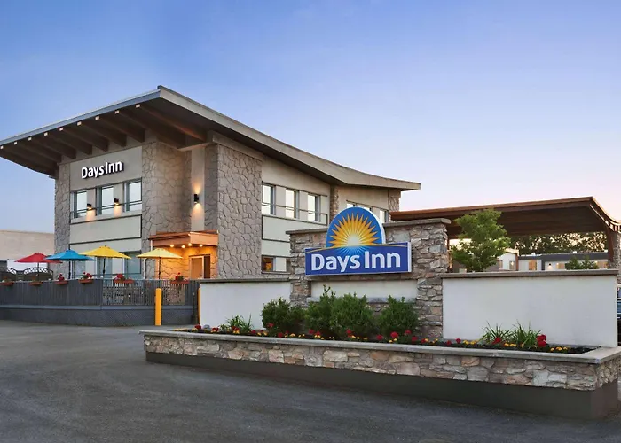 Cheap hotel: Days Inn By Wyndham Montreal East