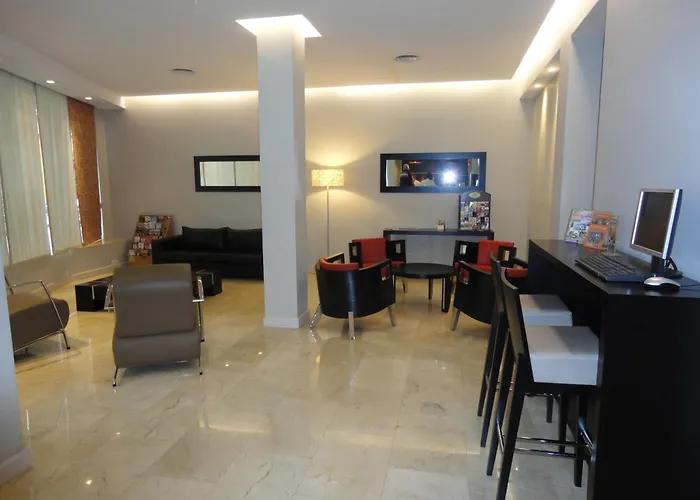 Cheap hotel: Hotel Napoleon